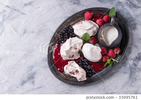 Summer dessert Eton Mess Summer dessert Eton Mess 33095761