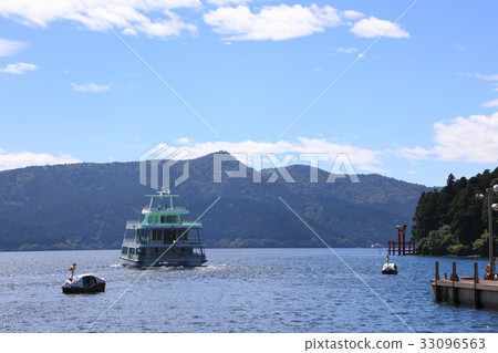 遊船在蘆之湖 33096563