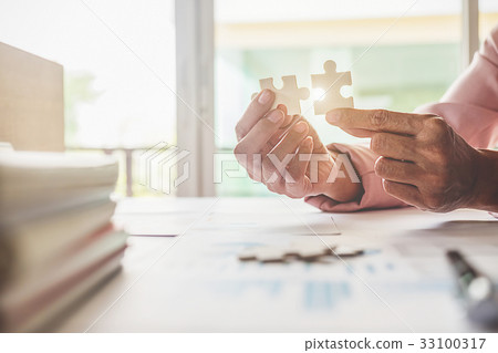 Hand of business woman planning risk and strategy Hand of business woman planning risk and strategy 33100317