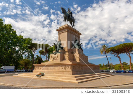 Rome. Monument to Garibaldi. 33100348