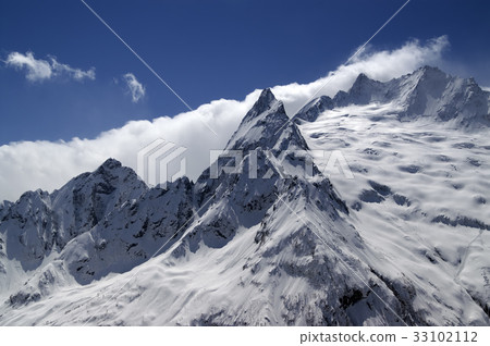 Caucasus Mountains in cloud Caucasus Mountains in cloud 33102112