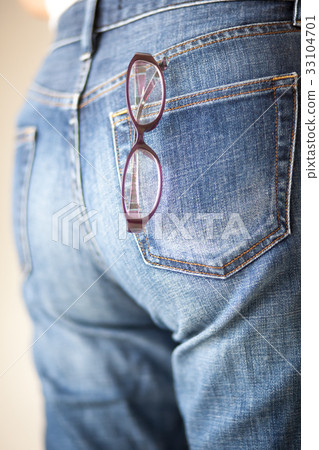 Jeans butt thing taking glasses 33104701
