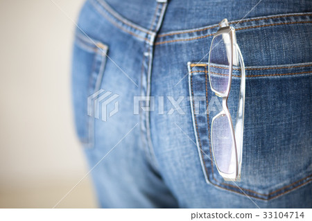 Jeans butt thing taking glasses 33104714