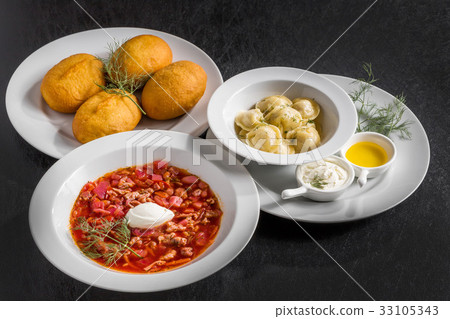 俄羅斯美食(Piroshki / Pelmeni / Borscht)piroshki和俄羅斯美食 俄羅斯美食(Piroshki / Pelmeni / Borscht)piroshki和俄羅斯美食 33105343