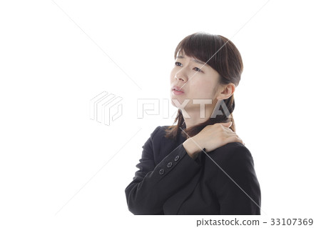 OL image suffering from stiff shoulders 33107369