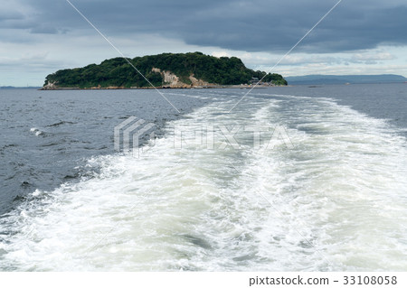 離開船後,你可以從遠處看到它 離開船後,你可以從遠處看到它 33108058