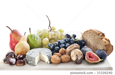 fruits and cheese 33109240
