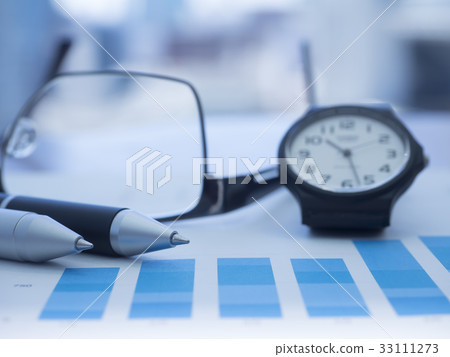 Business image · graph · watch · glasses Business image · graph · watch · glasses 33111273