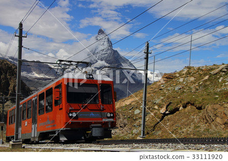 Superb view of the Gornergrat Railway and the Matterhorn 33111920