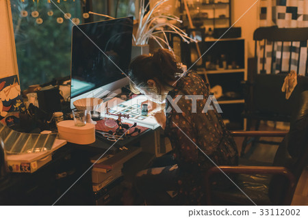 photographer, cameraman, photographers 33112002