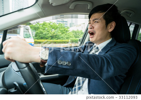 年輕的推銷員《開車時嗜睡的版本》 33112093