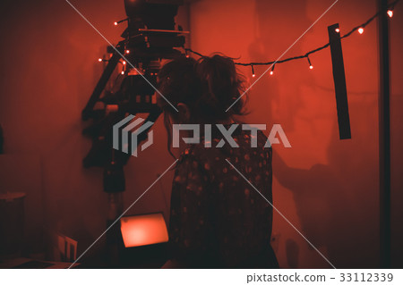 女生 女孩 女性 33112339