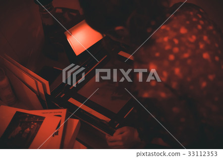 female, lady, woman 33112353