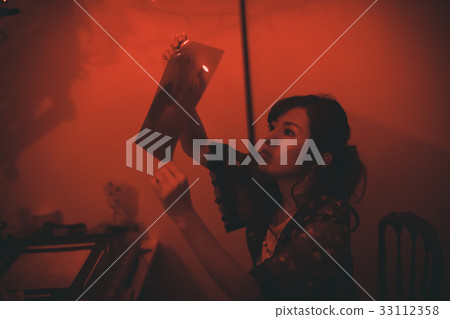 darkroom, female, lady 33112358