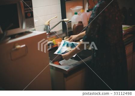 female, lady, woman 33112498