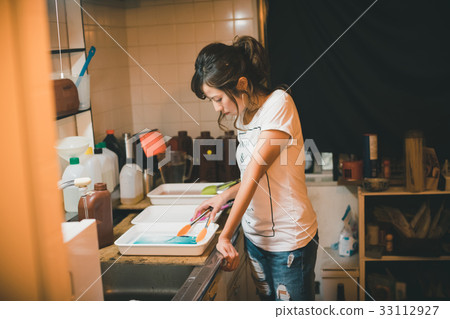 女生 女孩 女性 33112927