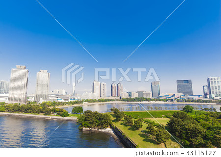 Tower apartments in Odaiba and the blue sky Tower apartments in Odaiba and the blue sky 33115127