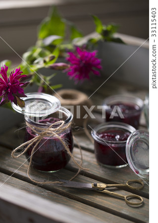 Dark cherry compote 33115403