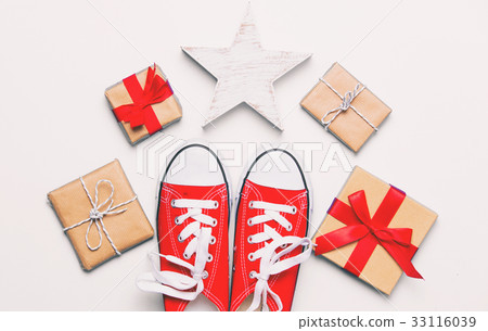 big red gumshoes, star shaped toy 33116039