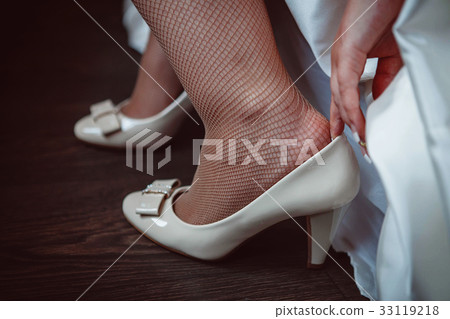 the bride wears shoes the bride wears shoes 33119218