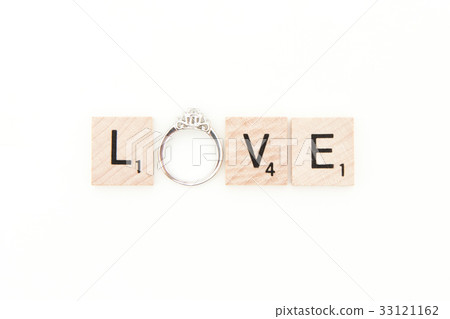 Scrabble character: LOVE 33121162