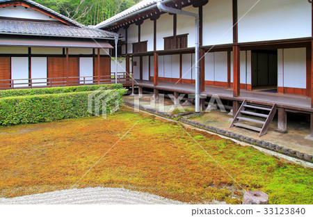 京都Tofukuji寺廟在初夏 京都Tofukuji寺廟在初夏 33123840