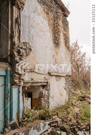abandoned houses and ruined city wet muddy, old abandoned houses and ruined city wet muddy, old 33125112