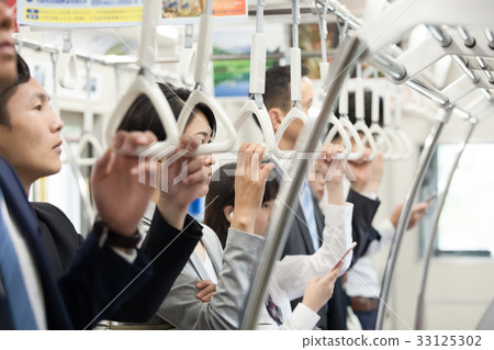 In the commuter rush train photography cooperation "Keio Electric Railway Co., Ltd." 33125302