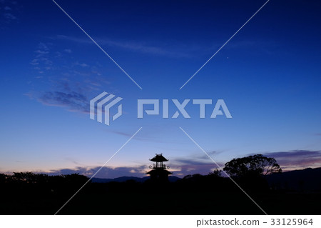 Morning of Karako Ruins (Tahara Honcho, Isogi-gun, Nara) Morning of Karako Ruins (Tahara Honcho, Isogi-gun, Nara) 33125964