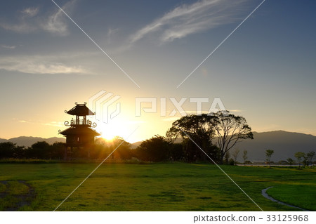 Morning of Karako Ruins (Tahara Honcho, Isogi-gun, Nara) Morning of Karako Ruins (Tahara Honcho, Isogi-gun, Nara) 33125968