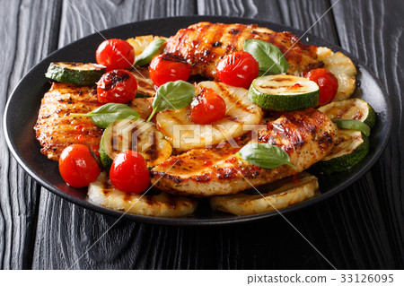 Summer food 33126095