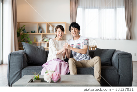 一對年輕夫婦 33127031