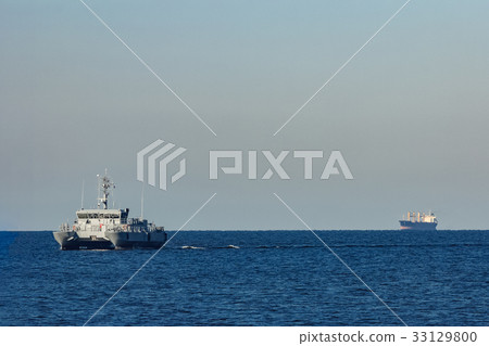 Small military ship Small military ship 33129800