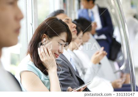 Commuting, school image photography cooperation "Keio Electric Railway Co., Ltd." Commuting, school image photography cooperation "Keio Electric Railway Co., Ltd." 33133147