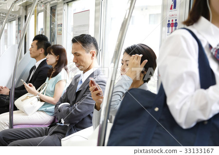 Commuting, school image photography cooperation "Keio Electric Railway Co., Ltd." Commuting, school image photography cooperation "Keio Electric Railway Co., Ltd." 33133167