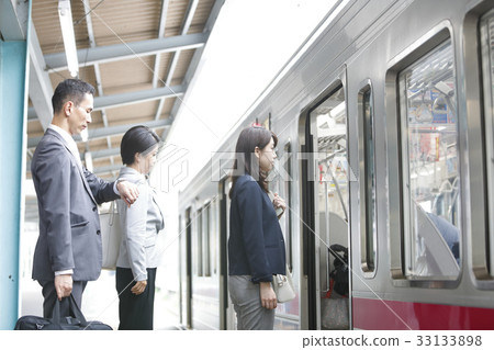 Commuting, school image photography cooperation "Keio Electric Railway Co., Ltd." 33133898