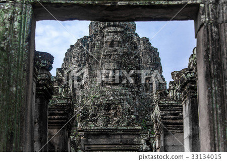 Bayon temple with smiling stone faces, Cambodia  33134015