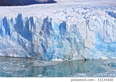 [阿根廷的世界遺產]洛斯格拉希亞的佩里托莫雷諾冰川 33134880