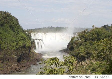 [世界三大發行]魔鬼的伊瓜蘇瀑布的喉嚨 33136442