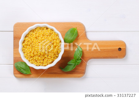 small pasta shells 33137227