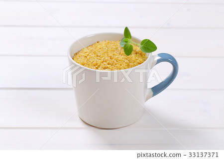 dry wheat bulgur dry wheat bulgur 33137371