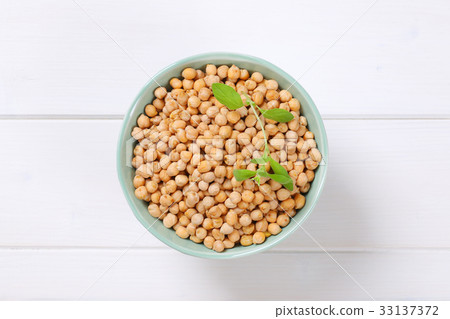 raw chick peas raw chick peas 33137372