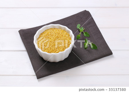 dry wheat bulgur dry wheat bulgur 33137380