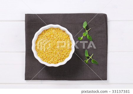 dry wheat bulgur dry wheat bulgur 33137381