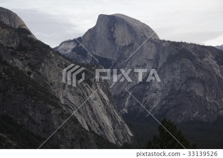 Yosemite Valley Half Dome 33139526