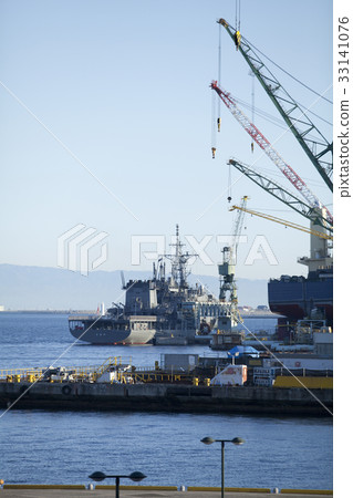 Submarine Rescue Ship 33141076