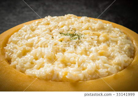 正宗的奶酪燴飯奶酪燴飯意大利菜 正宗的奶酪燴飯奶酪燴飯意大利菜 33141999