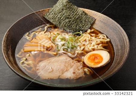醬油拉麵 33142321