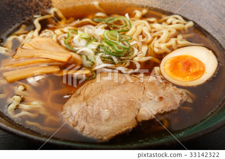 醬油拉麵 33142322