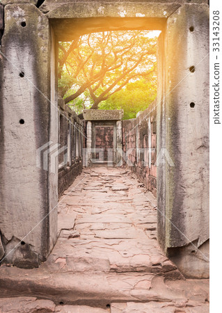 The inner sanctuary of Prasat Hin Phimai, ancient The inner sanctuary of Prasat Hin Phimai, ancient 33143208